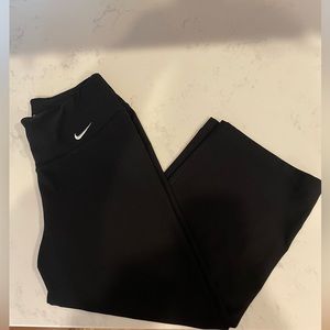Like New Nike Women's Dri-Fit Work Out Training Capri Pants